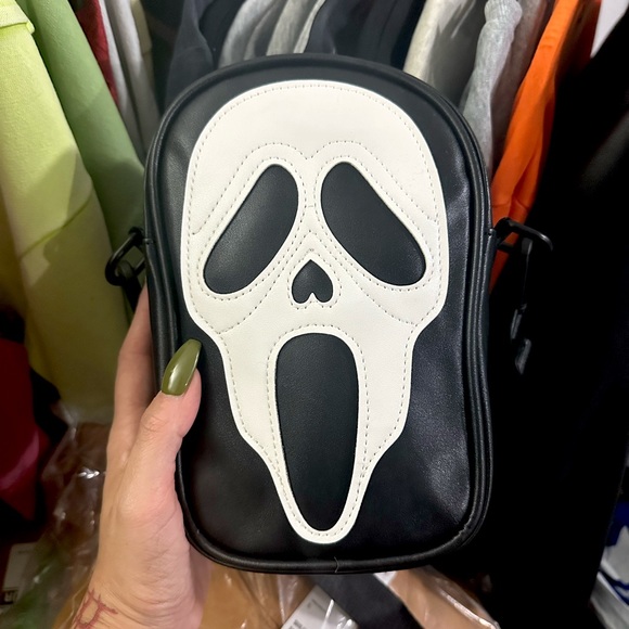 Scream Ghost Face Faux Leather Crossbody Bag - Picture 8 of 10
